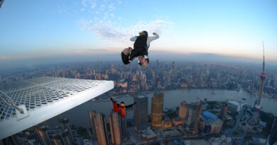 BASE_Jumping_vs_parashutism